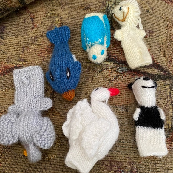 Set of 6 Knitted Yarn Finger Puppets - Picture 10 of 11